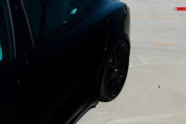 Фото дисков Anrky AN28 Черный глянец на Tesla Model S