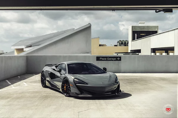 Фото дисков Vossen EVO-2 Черный глянец на McLaren 600