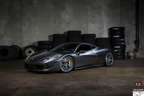 Фото дисков HRE S104 Сатиновый графит на Ferrari 458