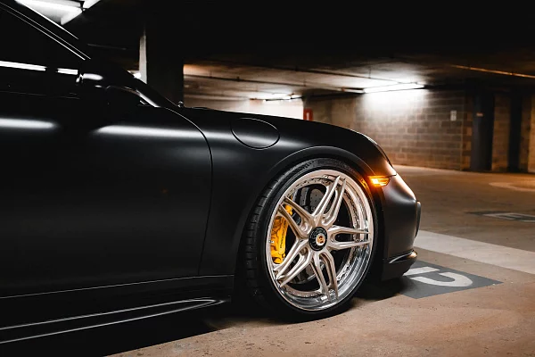Фото дисков HRE S107SC Глянцевая шампань на Porsche 911 VII