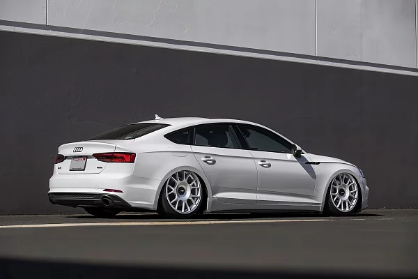 Фото дисков Rotiform TUF-R Серебро на Audi A/S/RS 5 (F5)