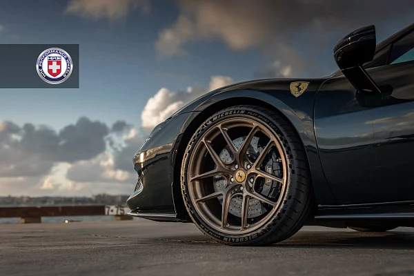 Фото дисков HRE R101 Lightweight Глянцевое темное золото на Ferrari 296