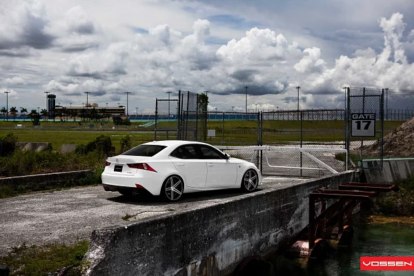 Фото дисков Vossen CV5 Алмазная проточка на Lexus IS II