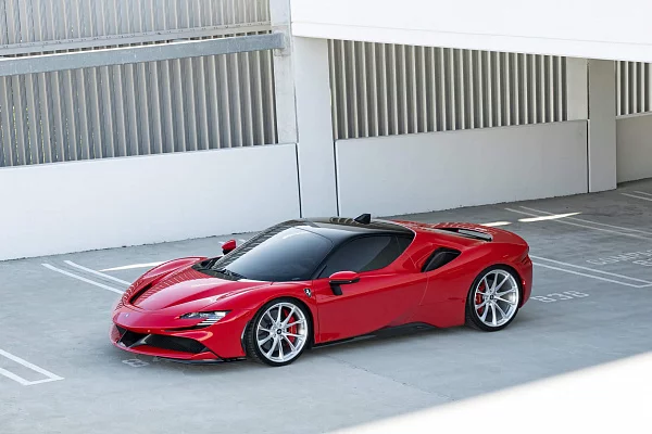 Фото дисков HRE P204 Глянцевый лак на Ferrari SF90