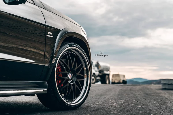 Фото дисков HRE 540C Черный сатин на Mercedes-Benz GLS (X166)