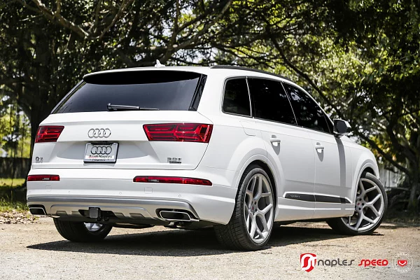 Фото дисков Vossen CG-205 Серебро на Audi Q7 (4M)