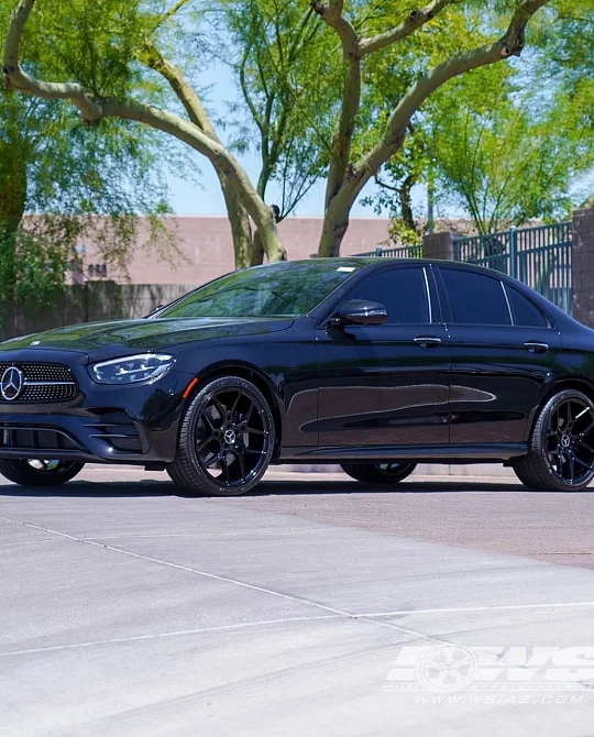 Фото дисков Haleb Черный глянец на Mercedes-Benz E-Class (W213, S213, C238)