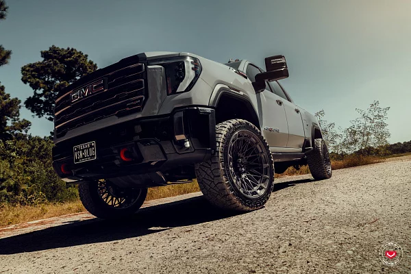 Фото дисков Vossen LCX-03 Глянцевый темный лак на GMC Sierra IV