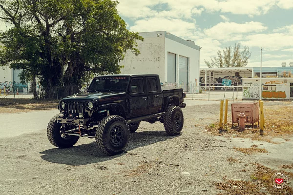 Фото дисков Vossen LC3-01 Черный сатин на Jeep Gladiator II (JT)