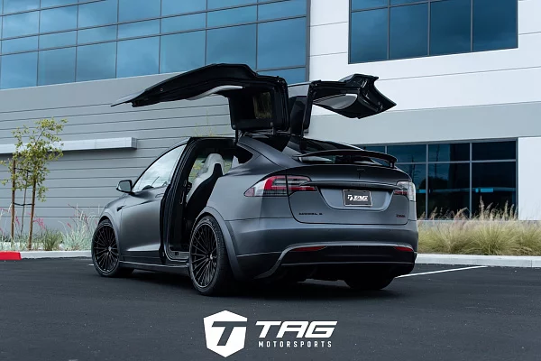 Фото дисков HRE S209H Черный сатин на Tesla Model X